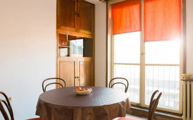 Downtown Cosmopolitan Apartment