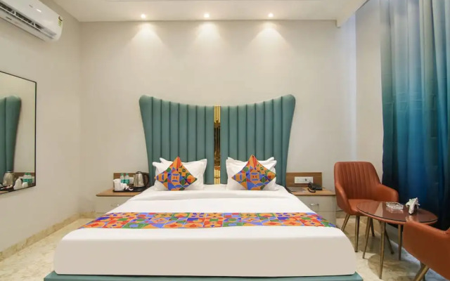 Fabhotel Prime Royal Court