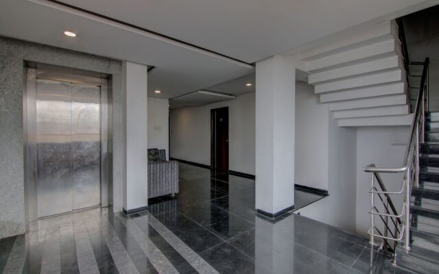 OYO 15108 Hotel Galaxy Inn