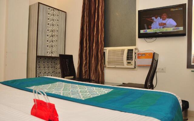 OYO 1605 Hotel Axis Inn