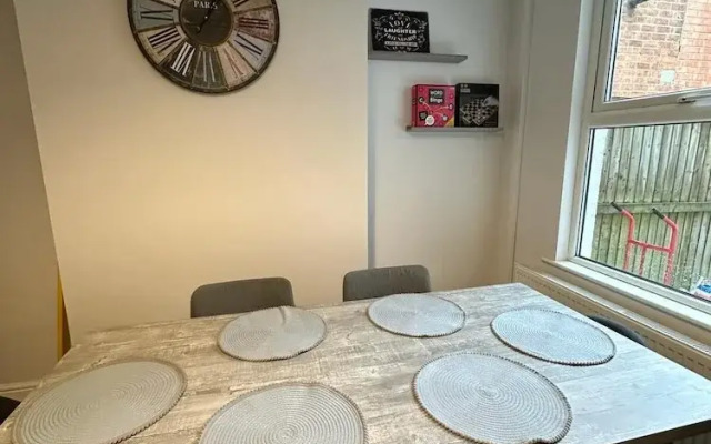 Chill 3-bed House in Gloucester