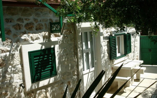 House Dinko