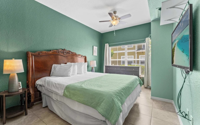 Enchanted At 7 Dwarfs Lane