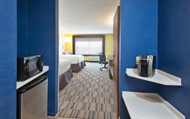 Holiday Inn Express & Suites Uniontown, an IHG Hotel