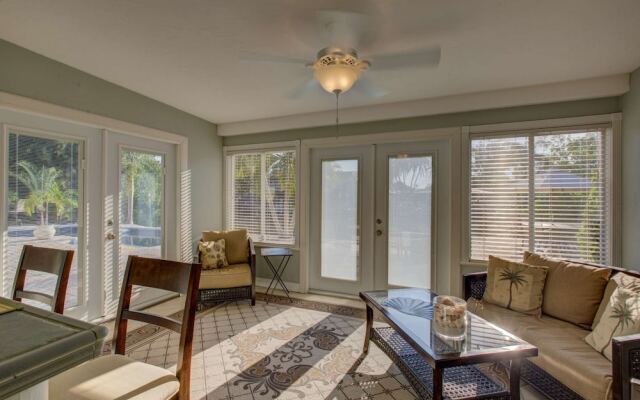 Peacock Bungalow - Right