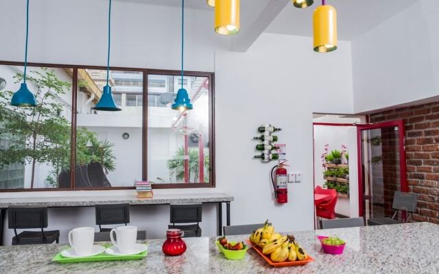 Tomo Hostel