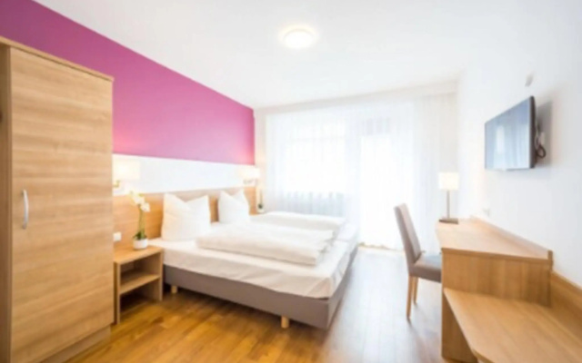 Hotel S16