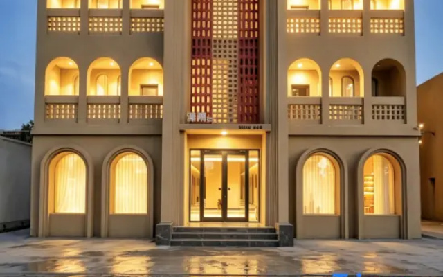 Moyu · Qisha · SaharaMoon Exotic Luxury Homestay (Mingsha Mountain And Crescent Spring) – Exterior – Jiuquan