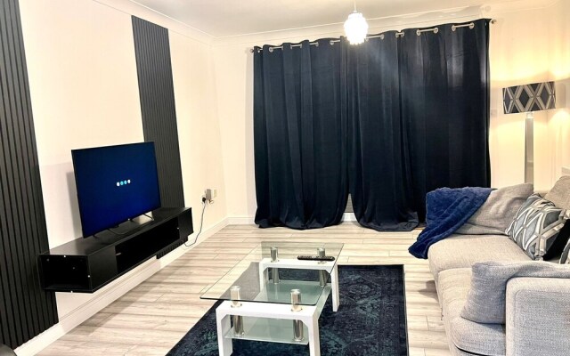 Modern Renovated 2-bedroom House