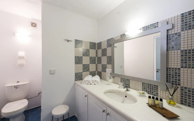 Kastro Suites