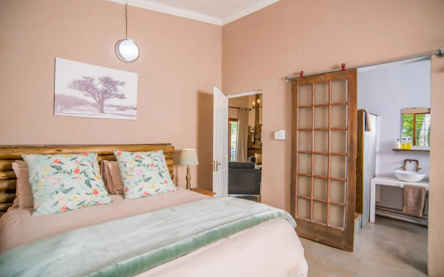 Caracal Lodge