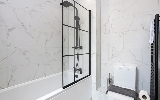 Flat 2 15 Longley Road