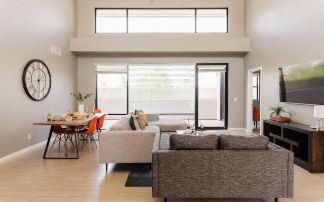 N 75th St 201 - Ivory I