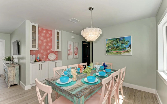 Sea La Vie - 205 - 55th