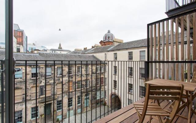 Chic Merchant City Apt. w/ Balcony