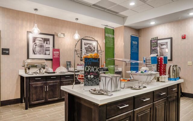 Flag Point Inn & Suites Pratt by FairBridge