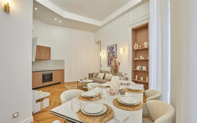 Saint Honore Luxury Apartment With AC