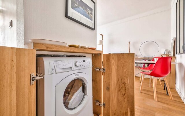 Very Nice And Charming 2 Room Apartment In Paris
