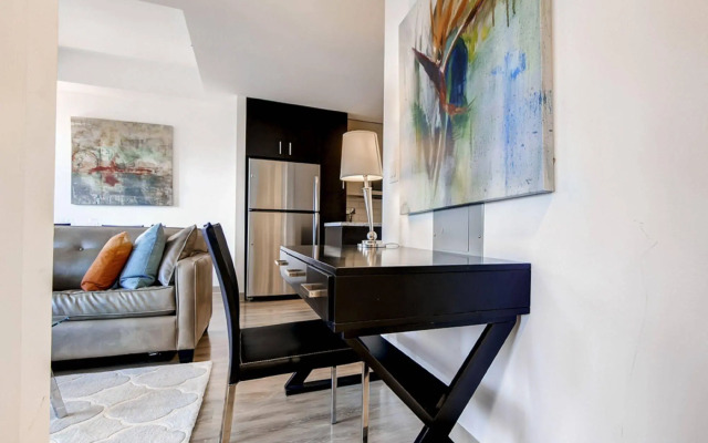 Global Luxury Suites at The Theatre District