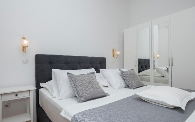 Beautiful Apartment in Tucepi With 1 Bedrooms and Wifi