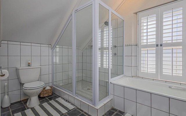 Tern Beach House, Langebaan, 8-sleeper