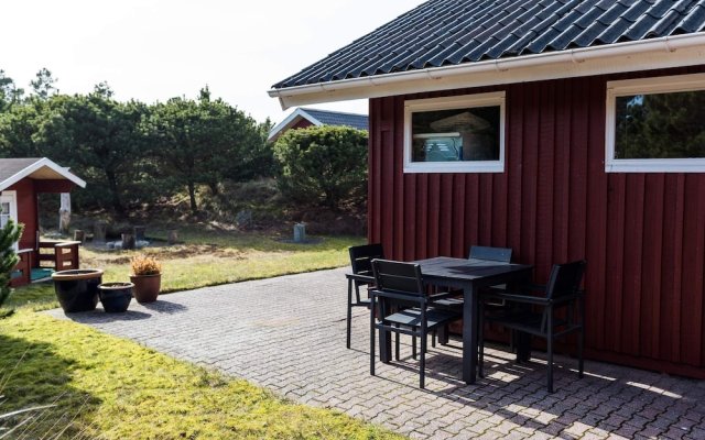 6 Person Holiday Home in Blavand