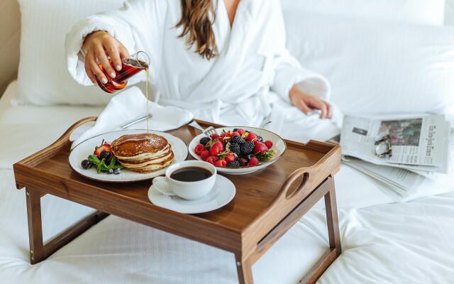 Fairmont Vancouver Airport In-Terminal Hotel