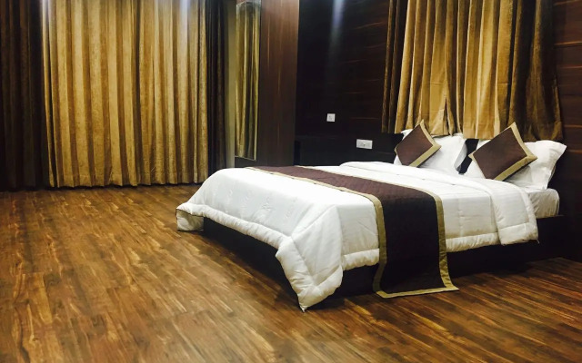 Arya Sheraton