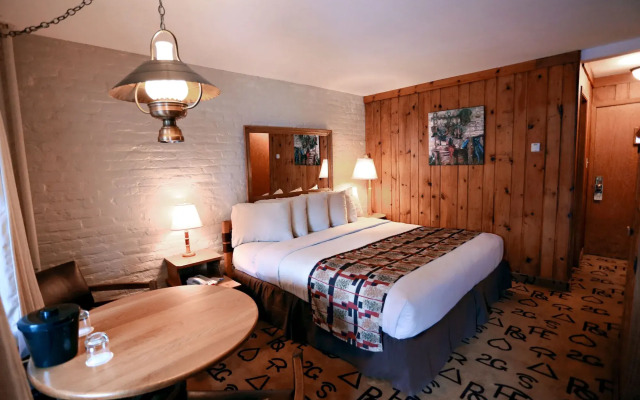 Dude Rancher Lodge