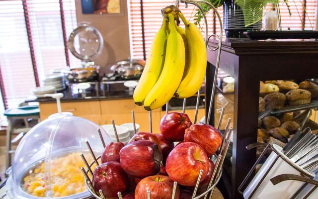Best Western Plus Pembina Inn & Suites