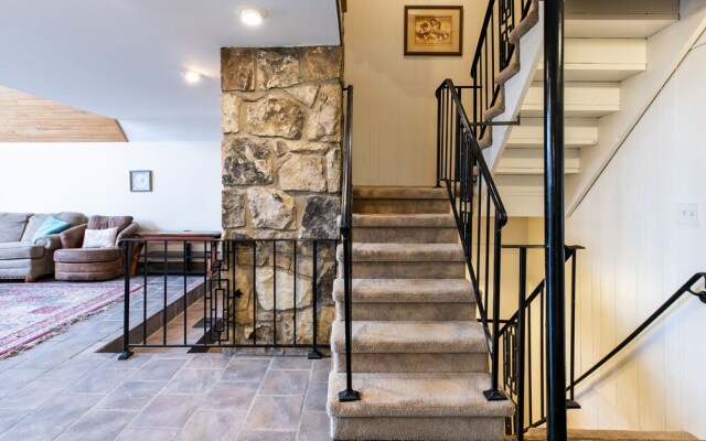 Smoky Mountains 5br 5ba Poolside Chalet