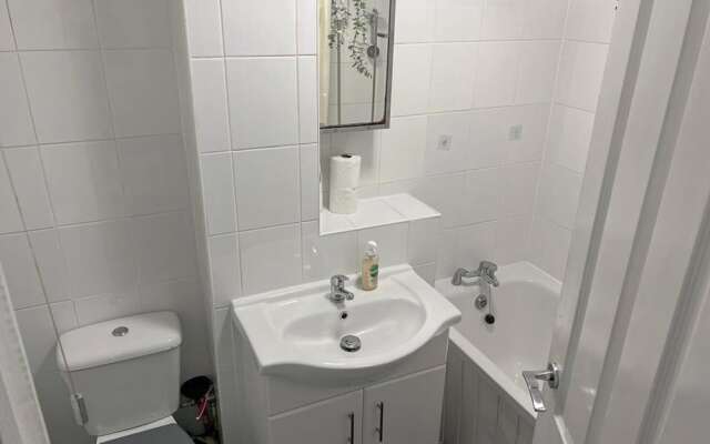 Charming 2-bed Apartment in Hemel Hempstead