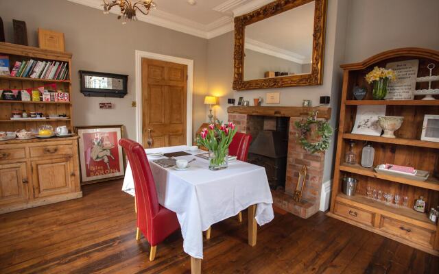 Treherne House & The Malvern Retreat