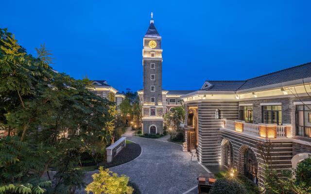 Hotel Indigo Heilong Lake, an IHG Hotel