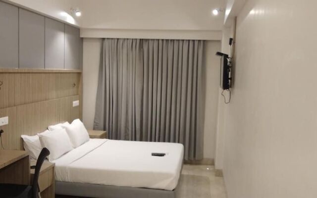 Seasons Hotel