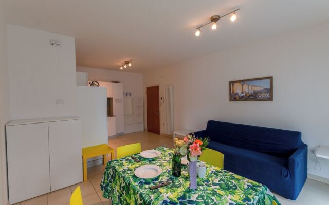 Torbole Relax, Pool & Balcony Apartment 2