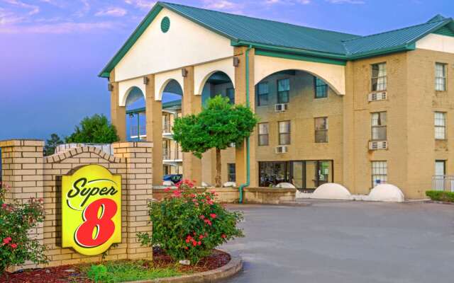 Super 8 by Wyndham Lakeland