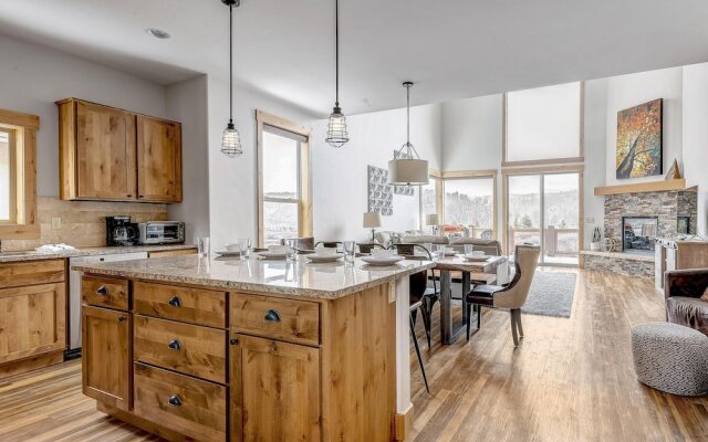 Beautiful 4BD near Winter Park HOT TUB