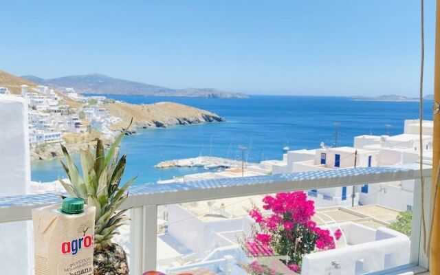 Gerani Deluxe Houses with Sea View