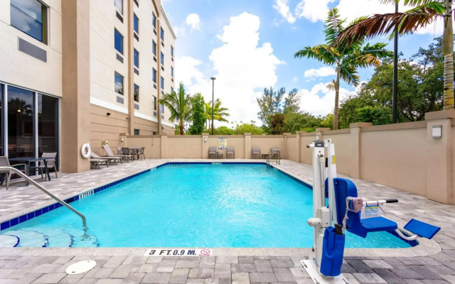 Holiday Inn Express & Suites Miramar
