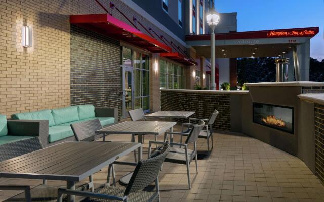 Hampton Inn & Suites Atlanta Buckhead Place