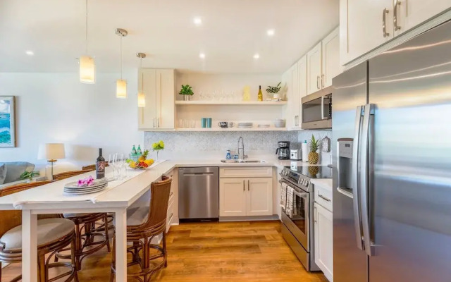 Kuau Plaza Paia Condo with Parking