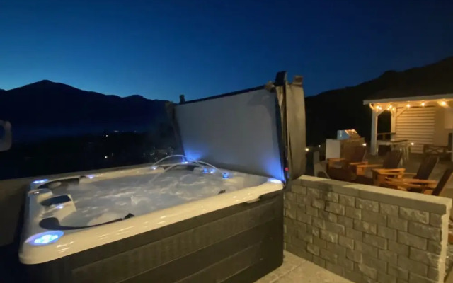 Mountain View Spa Retreat