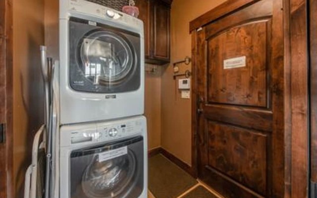 Black Rock Retreat by Blueswell