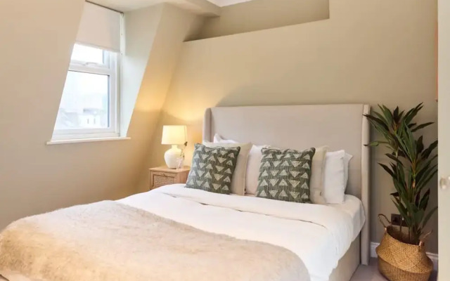 The Latimer Wonder - Stunning 5bdr House With Garden