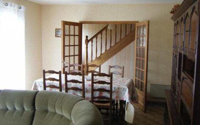 House With 4 Bedrooms in Locmariaquer, With Enclosed Garden - 3 km Fro