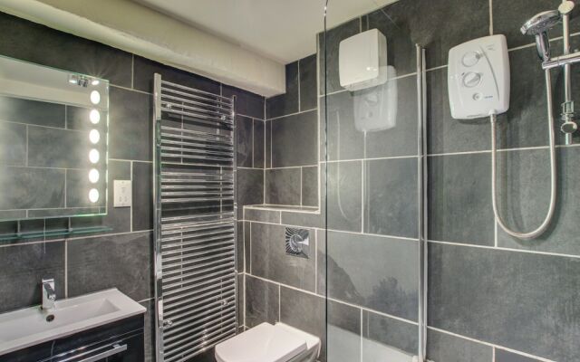Provincial Holiday Home at Elterwater near River Brathay