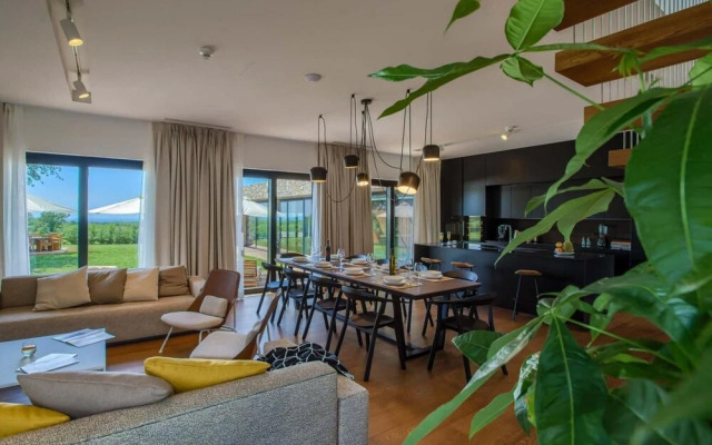 Villa Yellow Tree CFH