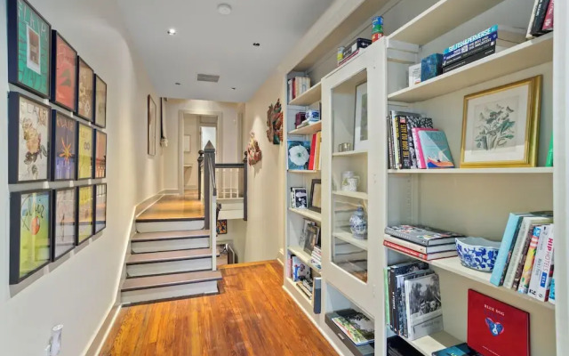 Stonehurst Place Bed & Breakfast