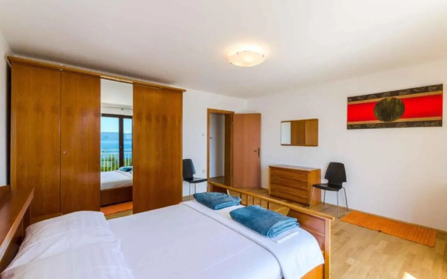 Apartment in Novi Vinodolski 39131